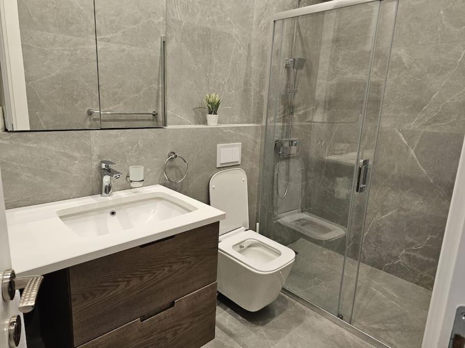 Deluxe Flat With Garden_Tirana Lejlighed Eksteriør billede
