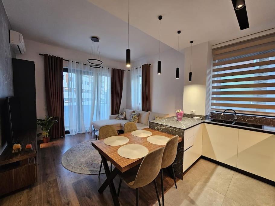 Deluxe Flat With Garden_Tirana Lejlighed Eksteriør billede