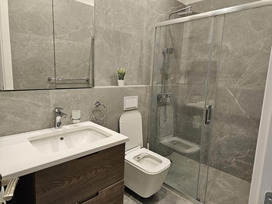 Deluxe Flat With Garden_Tirana Lejlighed Eksteriør billede